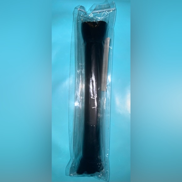 Algenist Reveal Dual Ended Buffing Brush. Thick, Spread, Smooth, Face, Blend - Picture 3 of 6